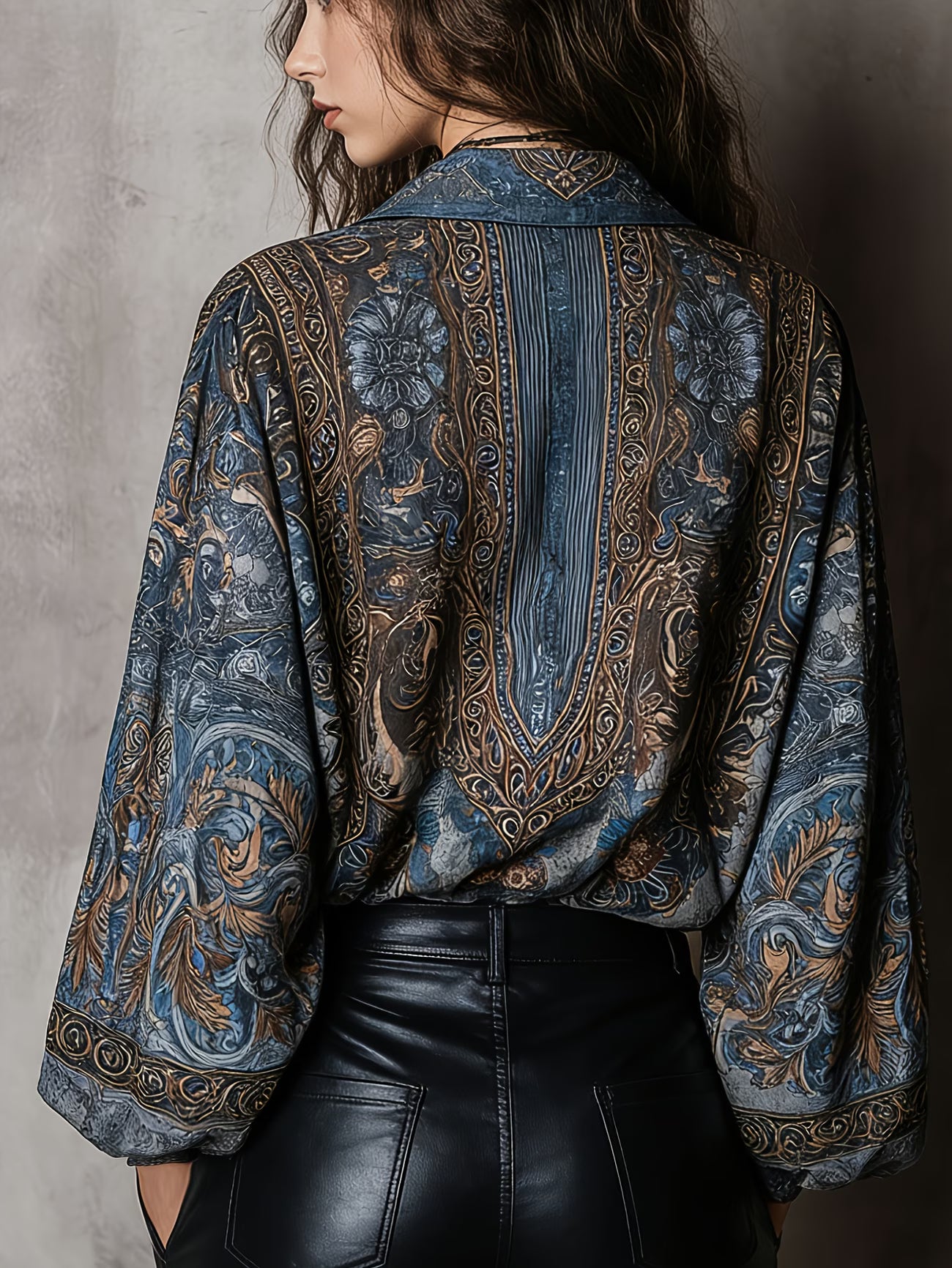 Elegant Women'S Long Sleeve Shirt with All Over Print