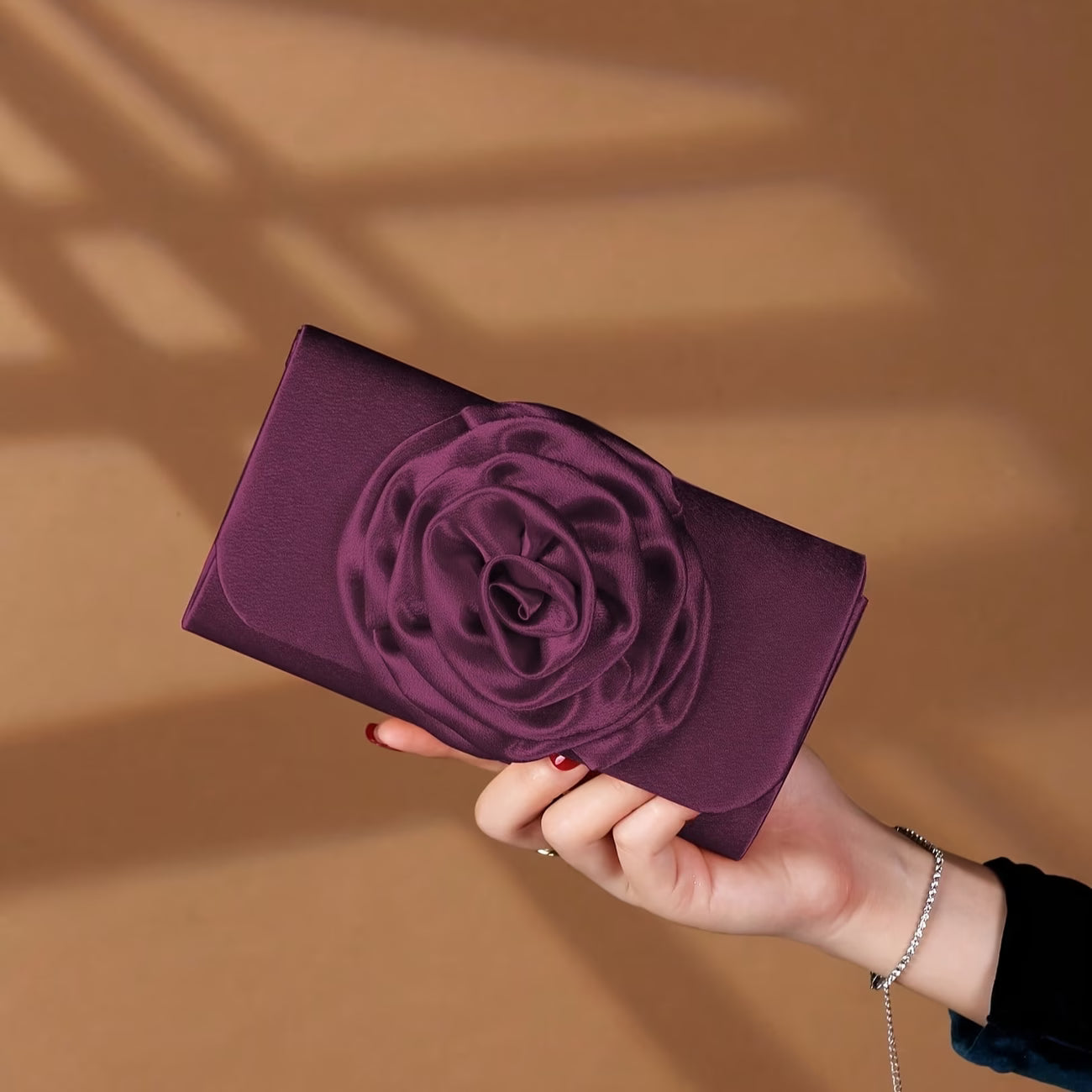 Women's Elegant Flower-Decorated Evening Clutch Bag with Detachable Strap