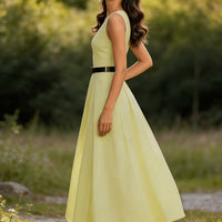 2026 French Style Waist-Cinching Sleeveless V-Neck Long Dress with Belt – High-End Elegant Spring Summer Dress