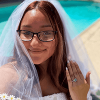 Daisy Trim 90's Bachelorette Party Veil