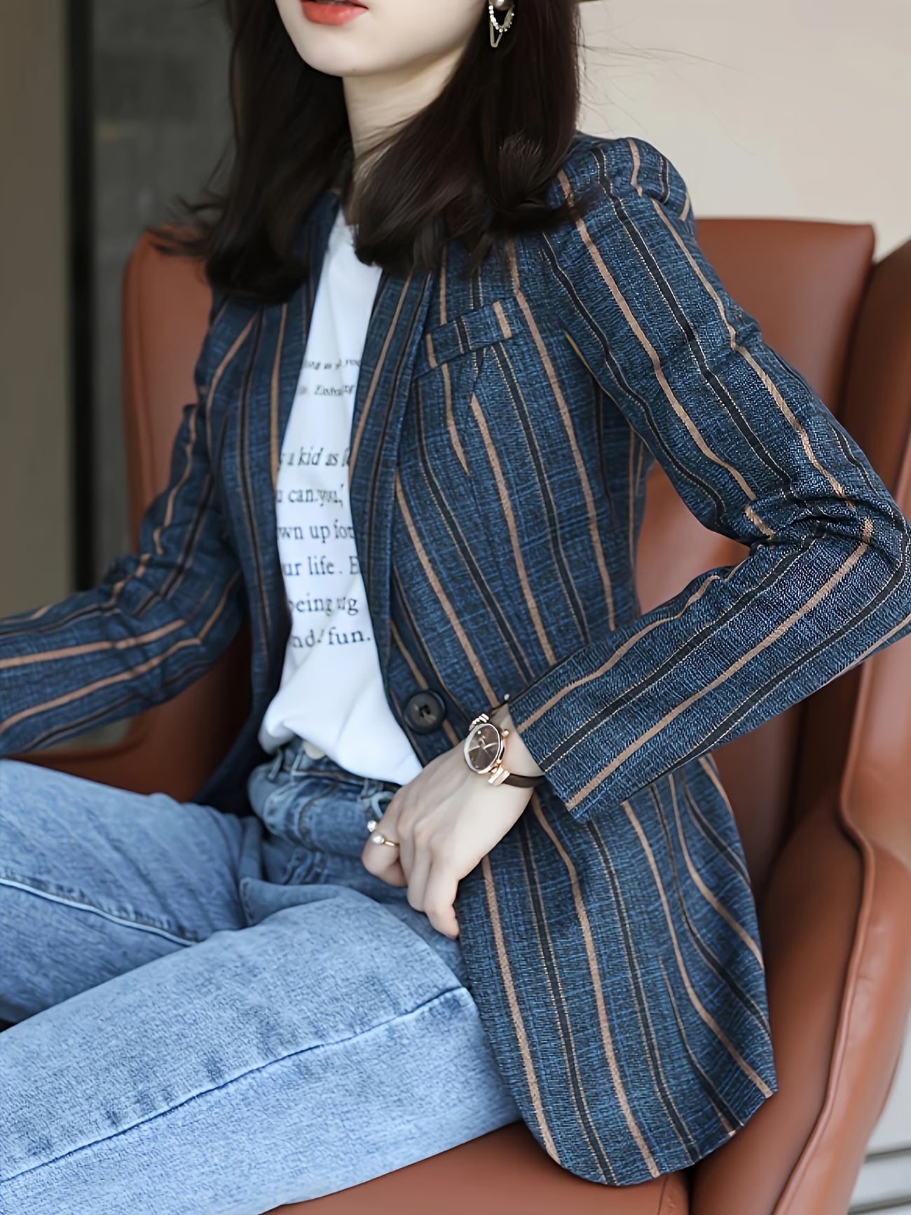 Elegant 2024 Blue Striped Blazer, a Sophisticated And High-End Women'S Suit with a New Design Featuring Striped Color Blocking.